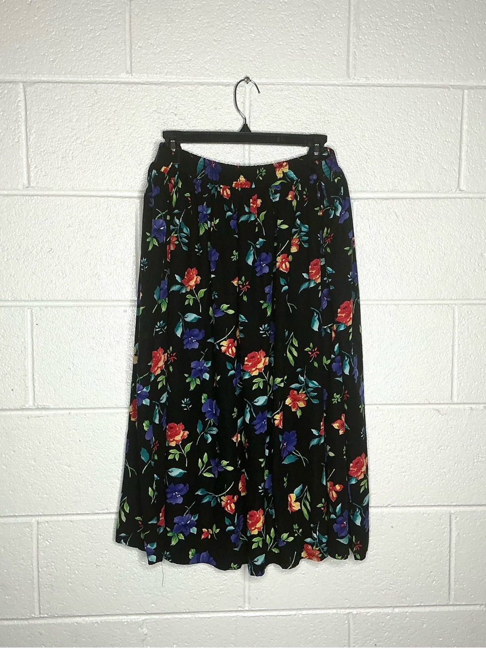 < Vintage JoRo Fashions Plus Size Floral Pattern Midi Skirt >